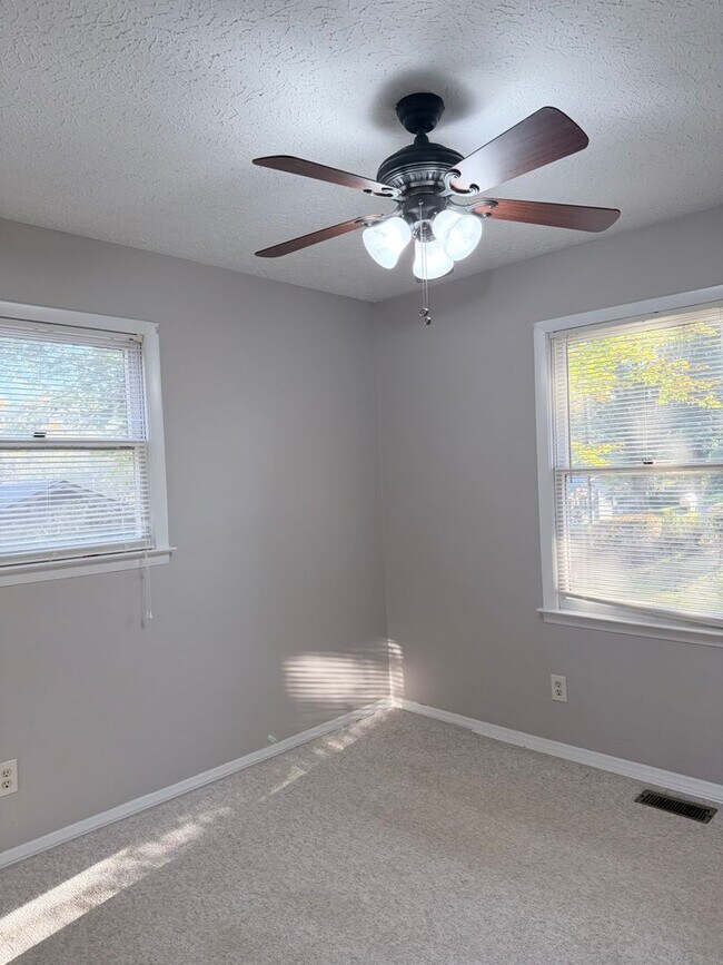 Building Photo - Spacious 3 Bed, 2 Bath Home in Arden With Large Finished Basement - Available Now!