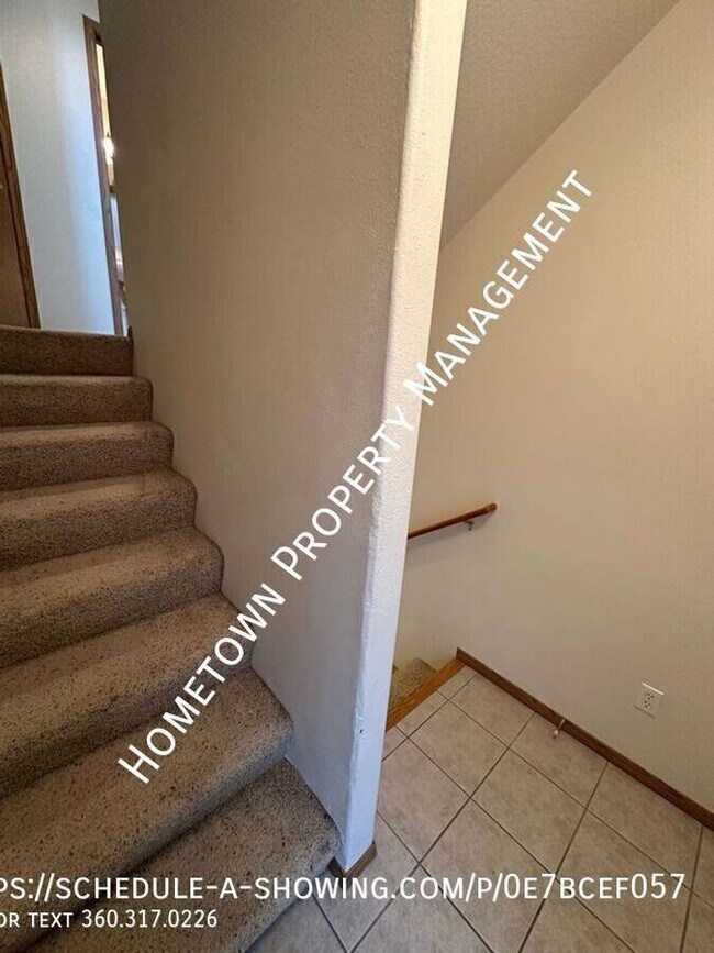 Building Photo - 8612 Sweetbrier Loop SE