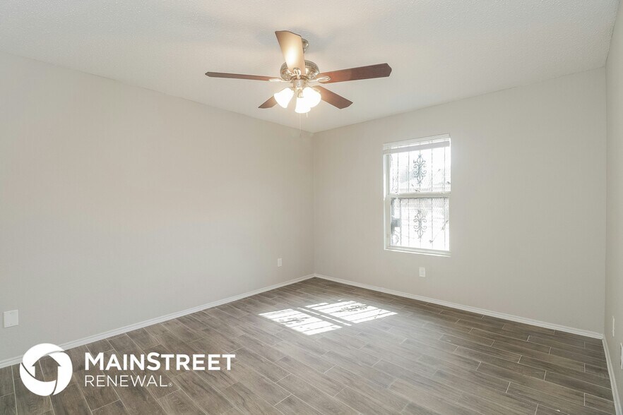 Building Photo - 735 Panola Dr