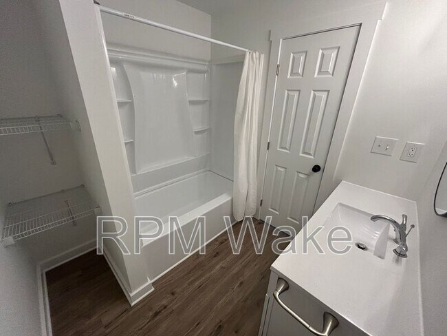 Building Photo - 2325 Quartz Ct