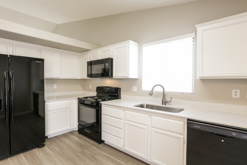 Building Photo - 207 Mariposa Way