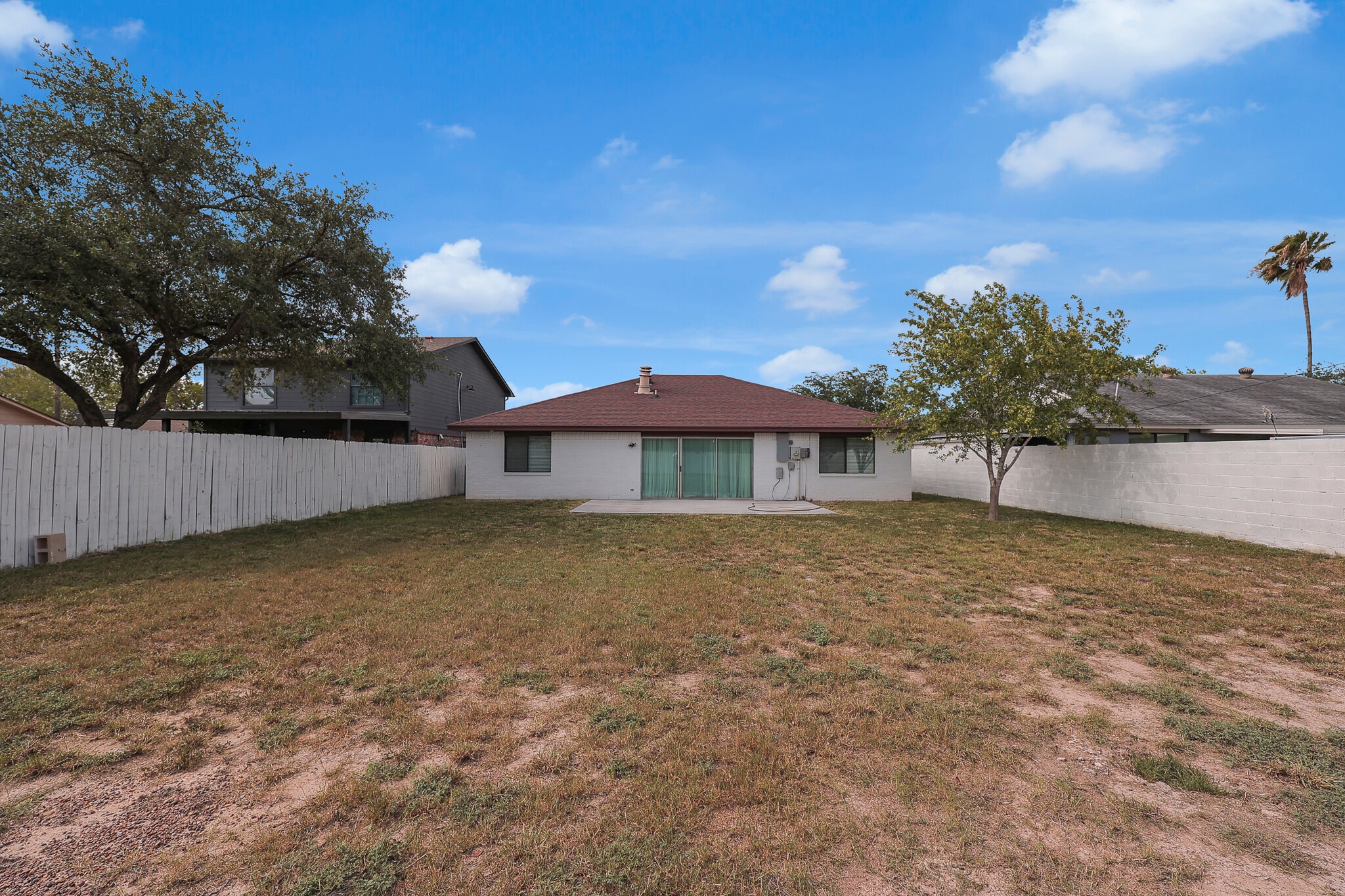Building Photo - 1517 Robin Ave