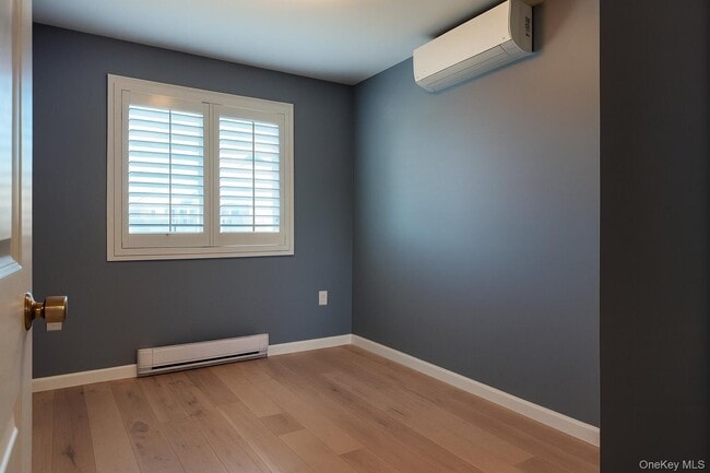 Building Photo - 243 Sportsmans Ave