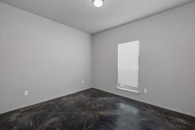 Building Photo - Beautiful home in Tradewinds! Will not last long call today