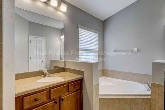Building Photo - 412 Chattan Way