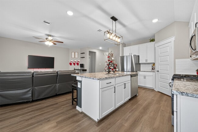 Building Photo - 30301 Kingston Heath Dr