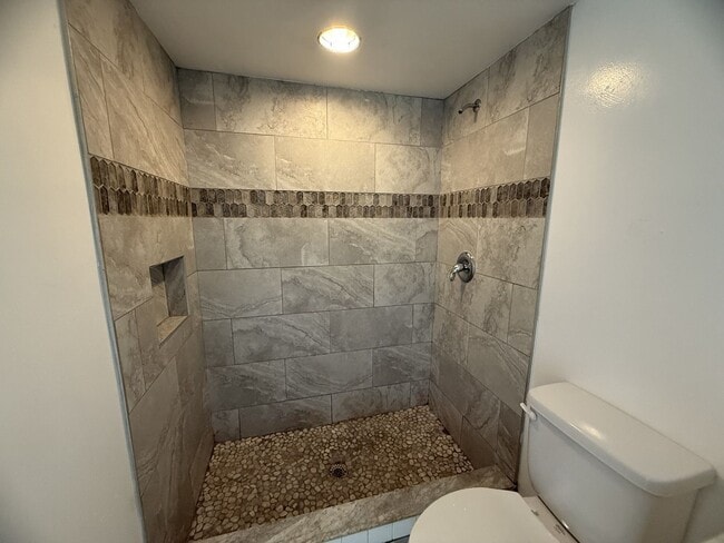 Building Photo - 2621 Nightshade Ln