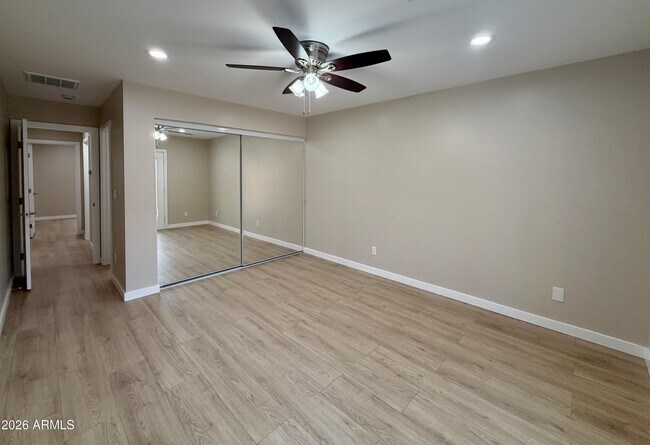 Building Photo - 2532 E Bluefield Ave