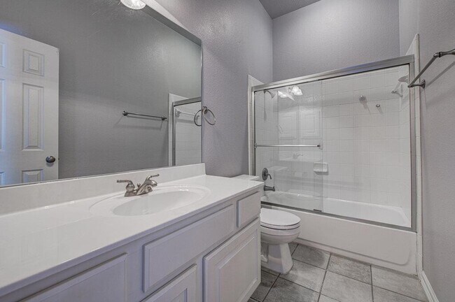 Building Photo - 2785 Lake Forest Dr