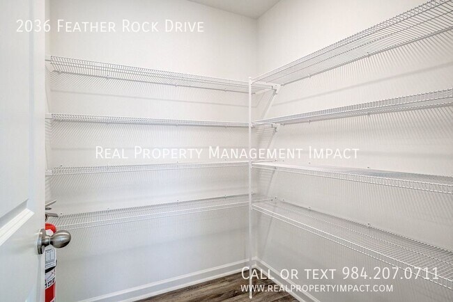 Building Photo - 2036 Feather Rock Dr