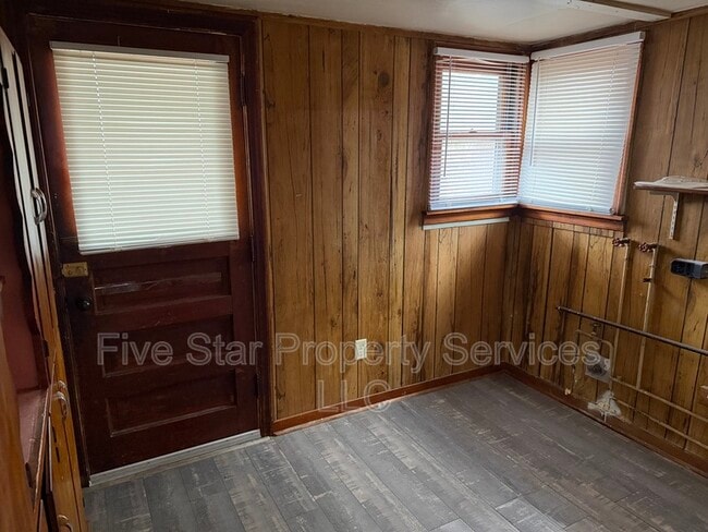 Building Photo - 108 N 24th St