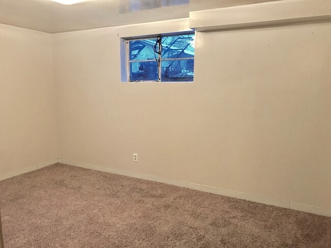 Building Photo - 3376 Porter Ave