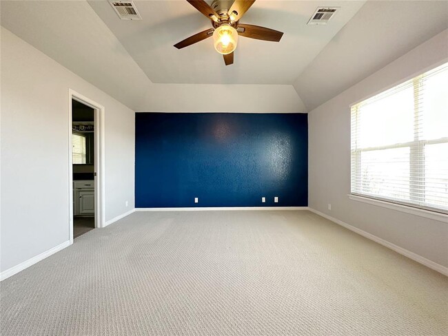 Building Photo - 2812 Eaton Dr