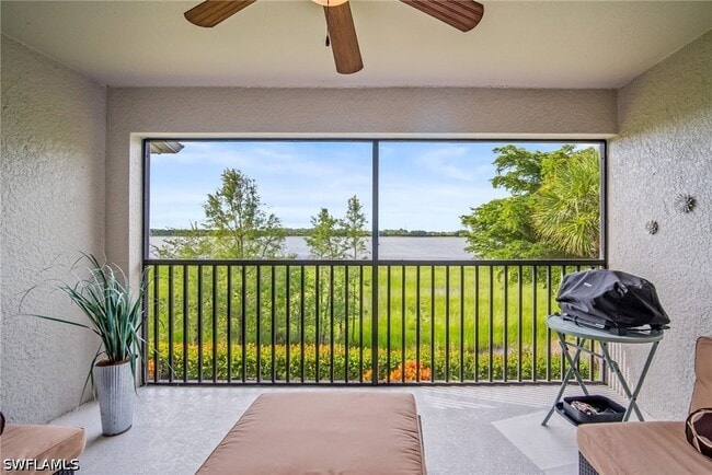 Building Photo - 10020 Siesta Bay Dr