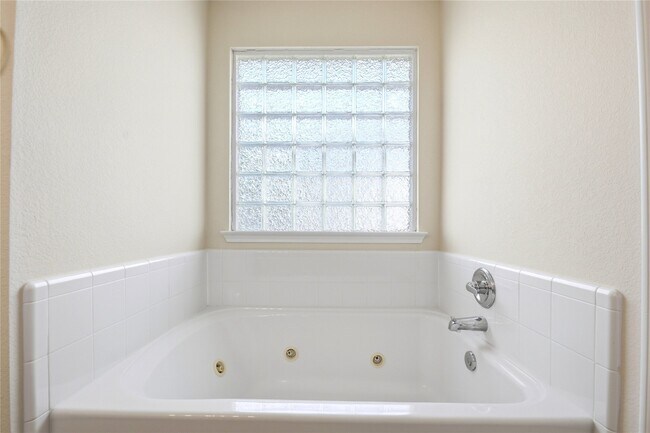 Building Photo - 526 Remington Lodge Ct