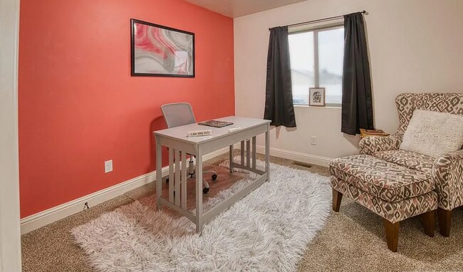Building Photo - 5 Bed 3 Bath Home in Idaho Falls