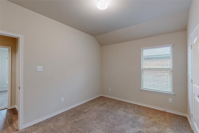 Building Photo - 2917 Colorado Dr