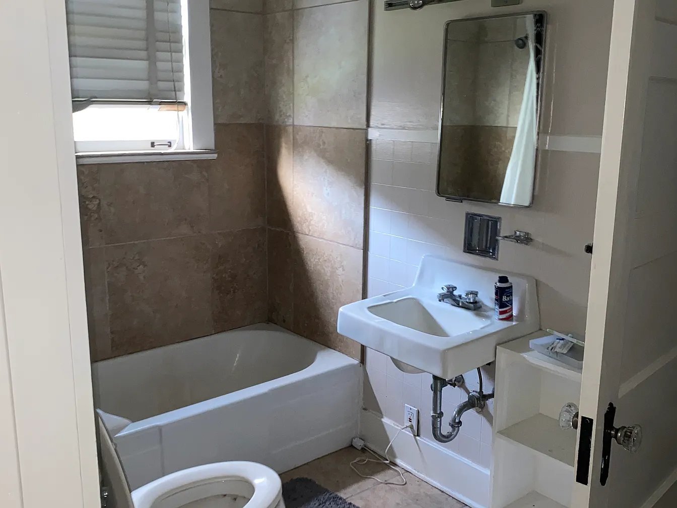 Building Photo - 4187 Hyacinth Ave