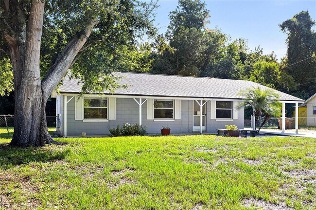Building Photo - 950 Pearl Dr