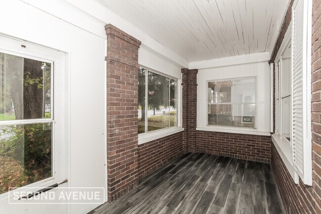 Building Photo - 3302 Broadwell Ave
