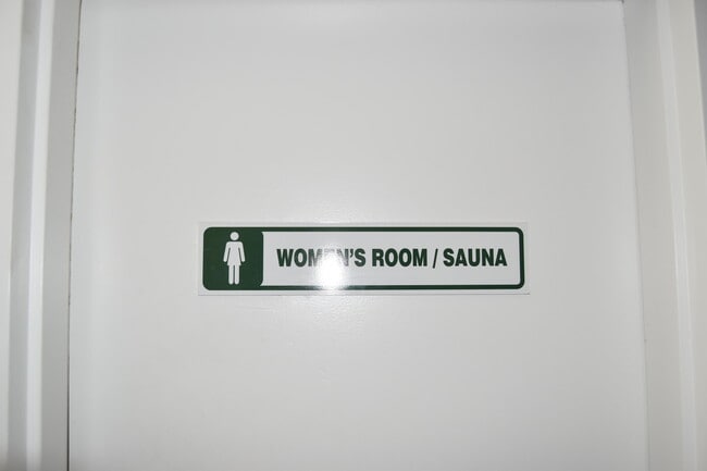 Building Photo - 1238 Hillsboro Mile