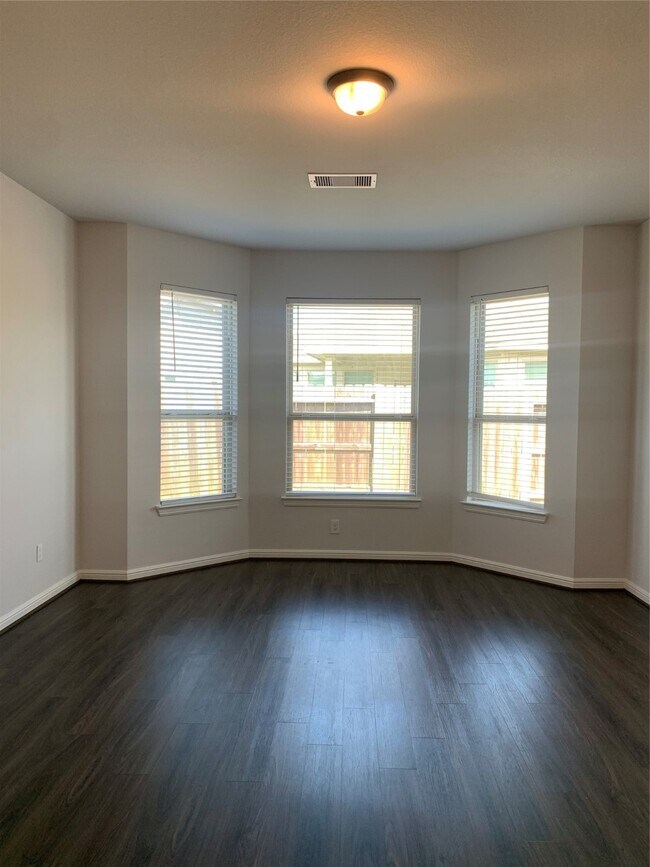 Building Photo - 18807 Fulvetta Haven Way