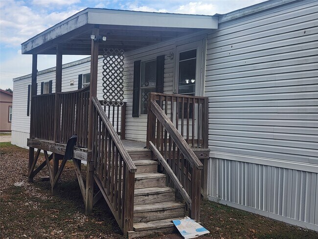 Primary Photo - 21337 W Knox Dr