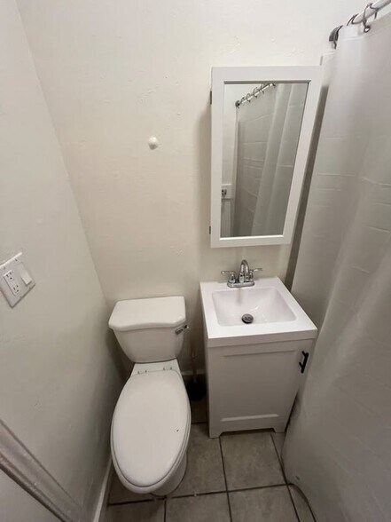 Building Photo - 439 Union Dr