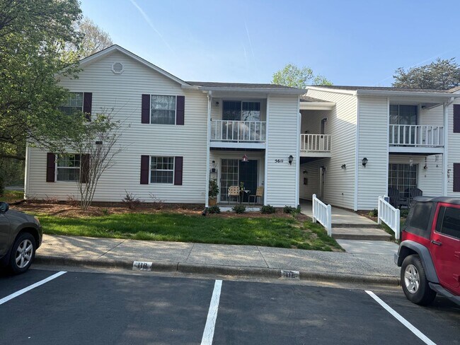 Building Photo - 2 BR in Charlestown Square