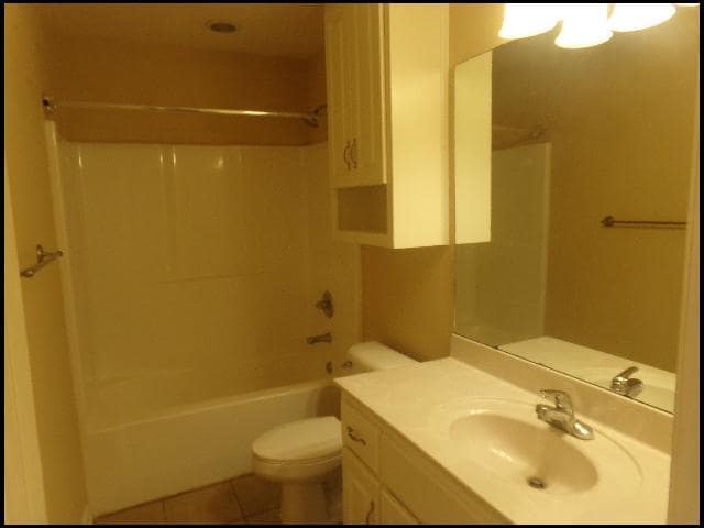 Building Photo - 100 Corbin Cir