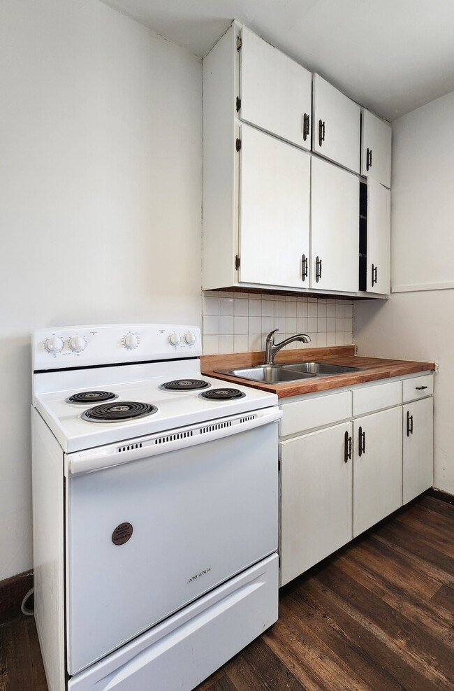 Building Photo - 1316 3rd Ave N