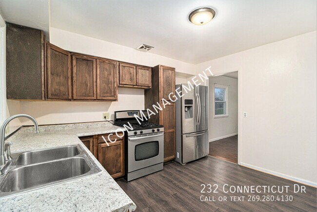 Building Photo - 232 Connecticut Dr