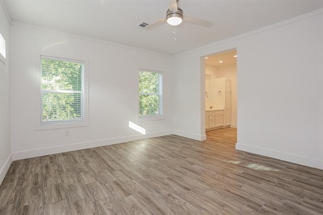 Building Photo - 4330 Fernwood Ave