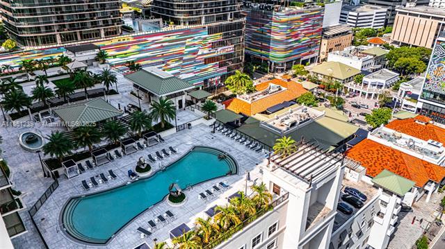 Building Photo - 999 SW 1st Ave