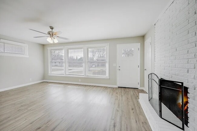 Building Photo - 721 Winthorne Dr