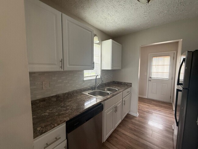 Building Photo - Welcome to your new home!