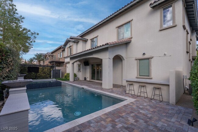 Building Photo - 367 Pollino Peaks St