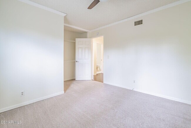 Building Photo - 6894 N Auburn Cir