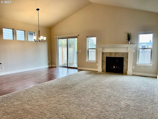Building Photo - Newer, single level home with double garage