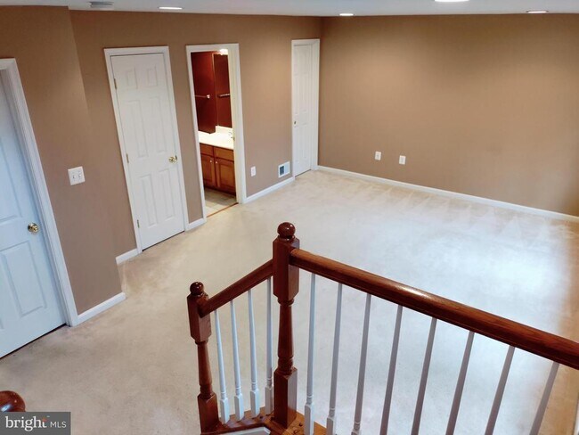 Building Photo - 1202 Ellis Ave