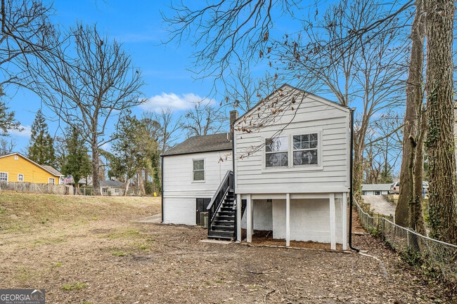 Building Photo - 973 Lawton St SW