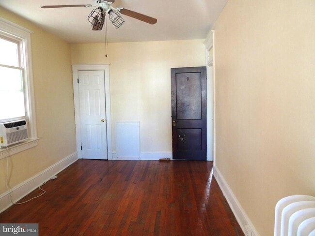 Building Photo - 1465 Girard St NW