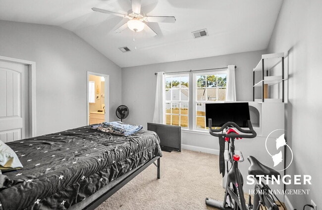 Building Photo - 332 Dante Cir