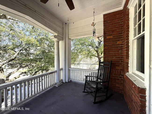 Building Photo - 148 W 6th St