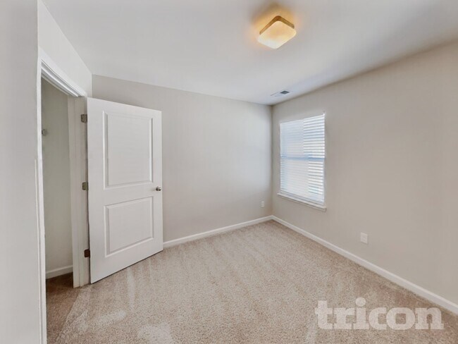 Building Photo - 508 Hickory Leaf Ct