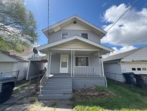 Building Photo - 1489 Berdan Ave