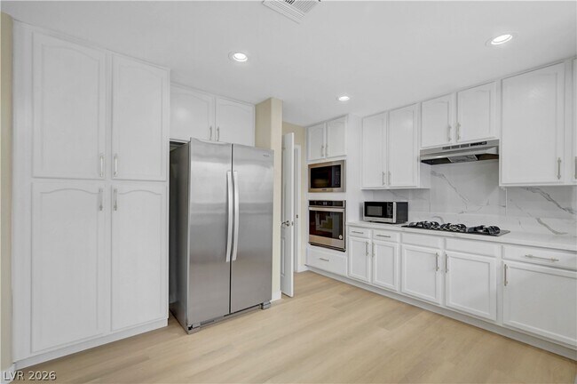 Building Photo - 2701 Copper Cove Dr