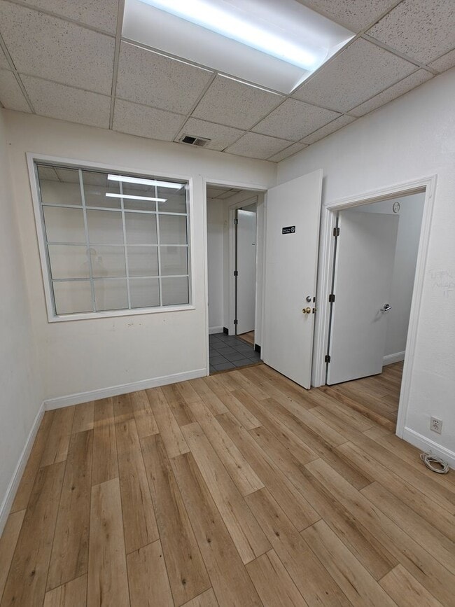 Building Photo - 733-739 Grant Ave / 30-40 Waverly Pl