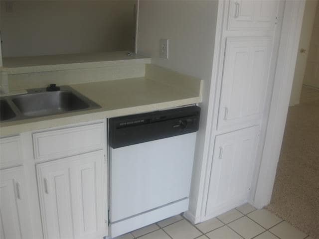 Building Photo - 2610 Lakehill Ln