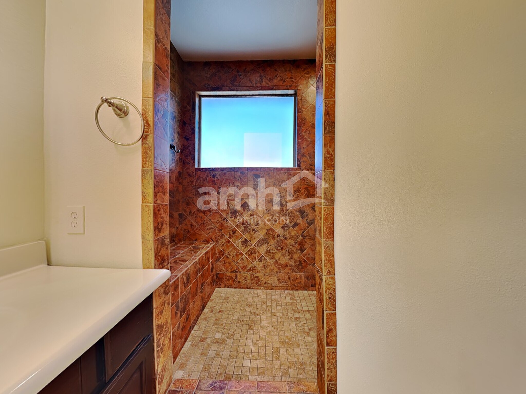 Building Photo - 6211 S Pearl Dr
